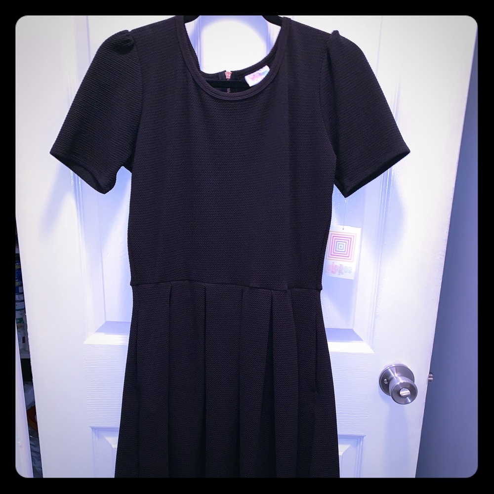 Lularoe Amelia Dress. NWT Size M Noir